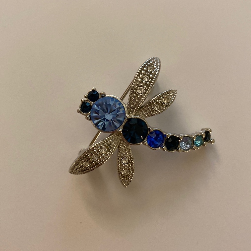 Dark/light blue crystal dragon fly with white crystal wings brooch